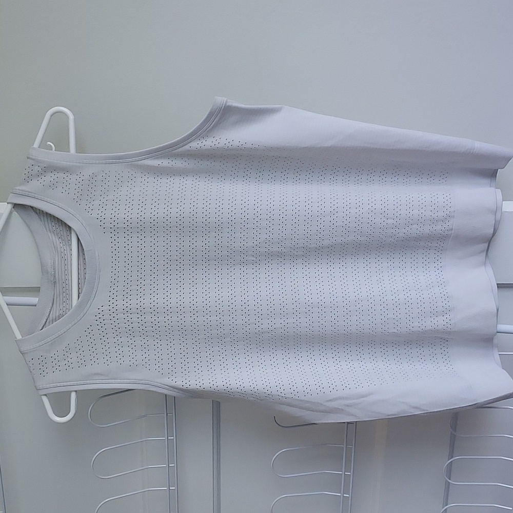 Lululemon Breeze By Muscle Tank Perforated